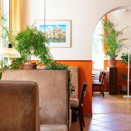 Отель Am Hain 3*