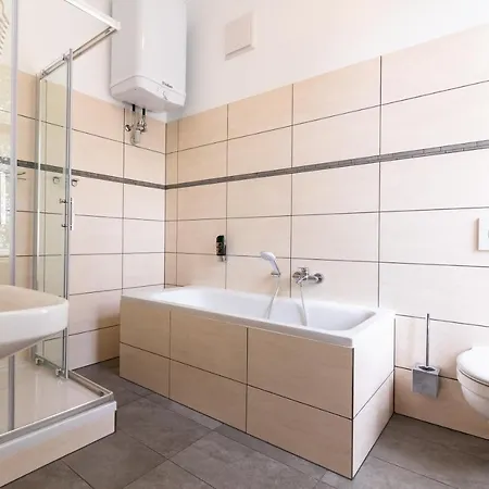 Отель Am Hain 3*